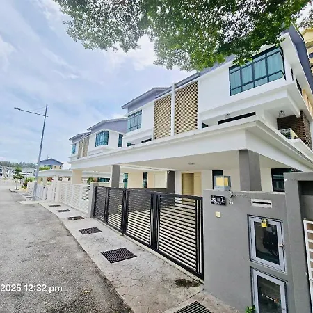 Happy Villa - Private Pool, 5Br, Ktv, Bbq, Ps5 Just 3 Mins To Batu Ferringhi Beach!